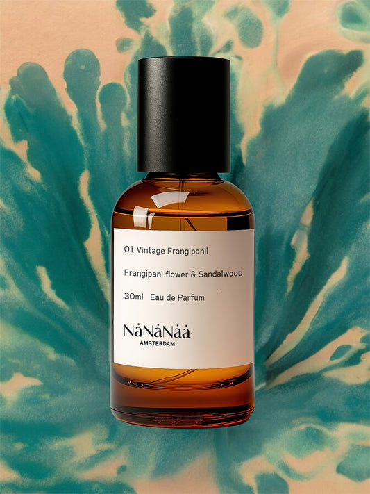 01 Vintage Frangipanii - Frangipani flower & Sandalwood