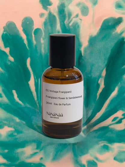 01 Vintage Frangipanii - Frangipani flower & Sandalwood